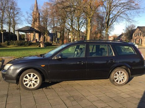 Ford Mondeo Wagon - 2.0-16V Collection zeer nette en goed onderhouden auto - 1