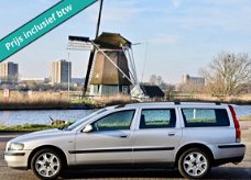 Volvo V70 - 2.4 T Geartronic Dealer auto, Youngtimer, boekjes aanwezig