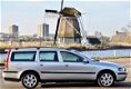 Volvo V70 - 2.4 T Geartronic Dealer auto, Youngtimer, boekjes aanwezig - 1 - Thumbnail