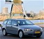 Volvo V50 - 2.4 Automaat, youngtimer, dealer auto - 1 - Thumbnail