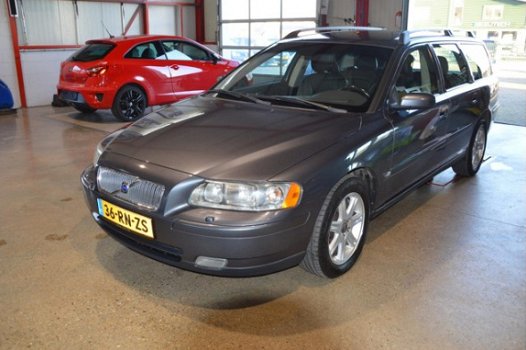 Volvo V70 - 2.4 Momentum Automaat Youngtimer - 1