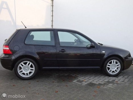 Volkswagen Golf - 2.0 Sportline INRUIL KOOPJE - 1