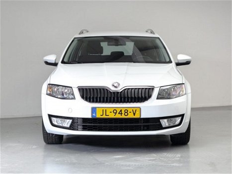 Skoda Octavia Combi - 1.2 TSI Style , Navi, Clima, Cruise, Moon White Metallic - 1