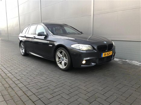 BMW 5-serie Touring - 525d High Executive volle auto, volledig m uitgevoerd, zwarte hemel, shadow li - 1