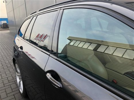 BMW 5-serie Touring - 525d High Executive volle auto, volledig m uitgevoerd, zwarte hemel, shadow li - 1