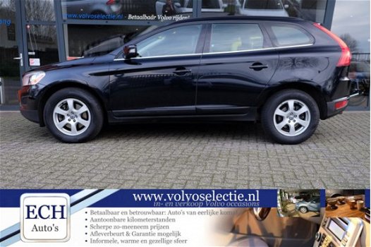 Volvo XC60 - D3 163 pk Momentum, Leer, Navi, 17 inch, Trekhaak - 1