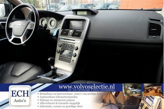 Volvo XC60 - D3 163 pk Momentum, Leer, Navi, 17 inch, Trekhaak - 1
