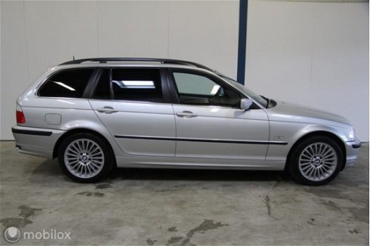 BMW 3-serie Touring - 330xi Executive Automaat - 1