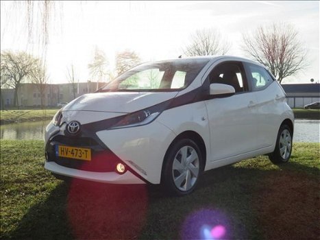 Toyota Aygo - 1.0 VVT-i x-play ORIGINEEL 18.000KM 1e EIGENAAR *LUXE UITVOERING - 1