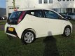 Toyota Aygo - 1.0 VVT-i x-play ORIGINEEL 18.000KM 1e EIGENAAR *LUXE UITVOERING - 1 - Thumbnail