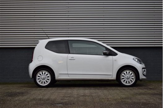 Volkswagen Up! - 1.0 high up - 1