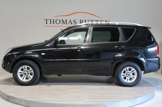 SsangYong Rexton - RX 270 Xdi s 2005/ NAP/ Automaat/ Navi/ Leder/ Trekhaak/ Clima/ Cruise/ Stoel ver - 1