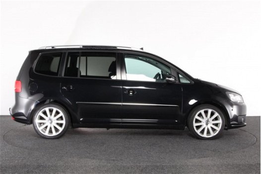 Volkswagen Touran - 1.4 TSI Highline 7 persoons | pano dak | xenon | navi + camera | standkachel | - 1