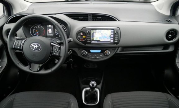 Toyota Yaris - 1.5 VVT-i Aspiration, Navigatie - 1
