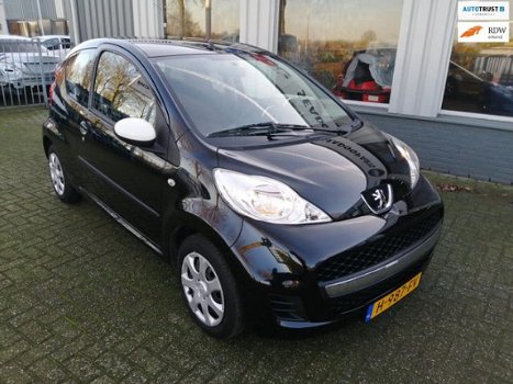 Peugeot 107 - 1.0-12V XS - 1