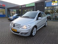 Mercedes-Benz B-klasse - 180 BlueEFFICIENCY Business CLass /NAVI/AIRCO/CRUISCONTROL/NAP