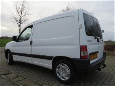 Peugeot Partner - 1.4i Benzine met Schuifdeur & Opties