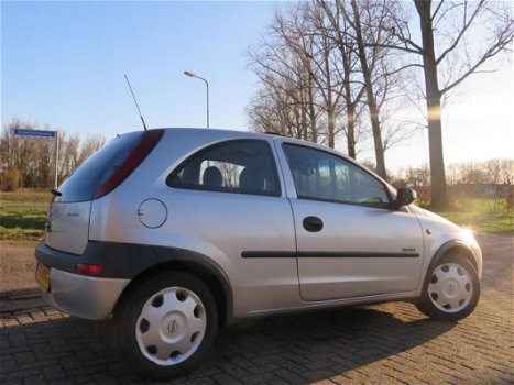 Opel Corsa - 1.2i-16V met Schuifdak en Vele Opties - 1