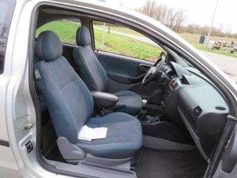 Opel Corsa - 1.2i-16V met Schuifdak en Vele Opties - 1