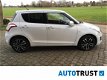 Suzuki Swift - 1.2 XTRA Parelmoer wit metallic, dealer onderhouden - 1 - Thumbnail