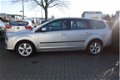 Ford Focus Wagon - 1.6-16V Futura - 1 - Thumbnail