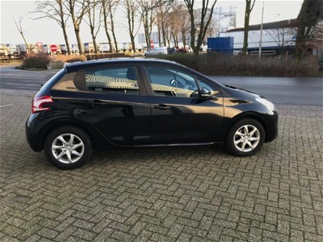 Peugeot 208 - 1.2 VTi Allure - Navi - Airco - Panoramdak - Parkeerhulp - 1