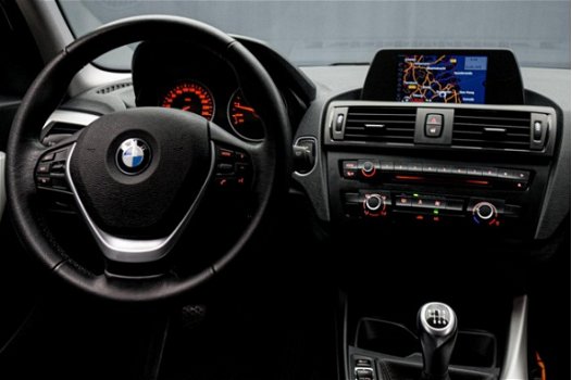 BMW 1-serie - 116i Luxury Sport (NAVIGATIE, LEER, CRUISE, XENON, SPORTSTOELEN, TELEFOON, LM VELGEN, - 1