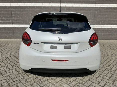Peugeot 208 - 1.2 EAT6 110PK Allure PANO CLIMA NACI CRUISE PDC 16''LM CHROOM PACK CIELO PACK COMFORT - 1