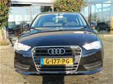 Audi A3 Sportback - 1.6 TDI Attraction Pro Line plus NAVIGATIE CLIMA