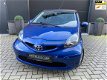 Toyota Aygo - 1.0-12V + NWE APK/Airco/Elekt.ramen/AUX/5-deurs - 1 - Thumbnail