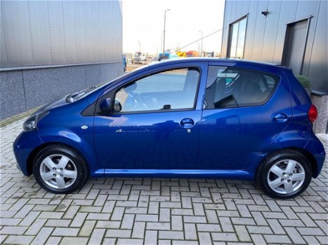 Toyota Aygo - 1.0-12V + NWE APK/Airco/Elekt.ramen/AUX/5-deurs - 1