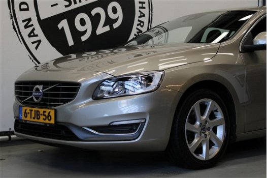 Volvo V60 - 2.0 D4 Summum 180 PK AUTOMAAT LEDER NAVIGATIE MEMORYSTOEL STOELVERWARMING UNIEKE VOLVO - 1