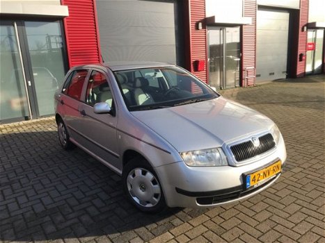 Skoda Fabia - 1.2-12V Comfort*NWE APK*3 CILINDER*5DRS*ZEER NETJESNWE DIST - 1