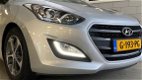 Hyundai i30 - 1.6 GDi Comfort Airco | Stoelverw. | PDC achter | Achteruit rij camera | Leder stoel. - 1 - Thumbnail