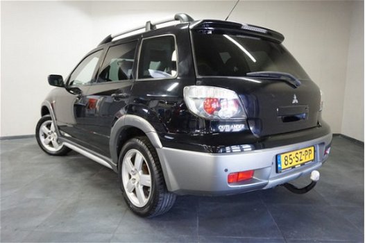 Mitsubishi Outlander - 2.4 Instyle 4WD - 1