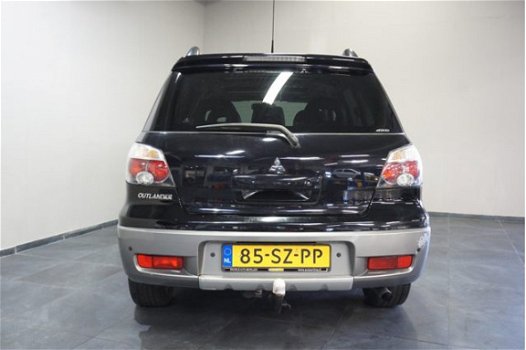 Mitsubishi Outlander - 2.4 Instyle 4WD - 1