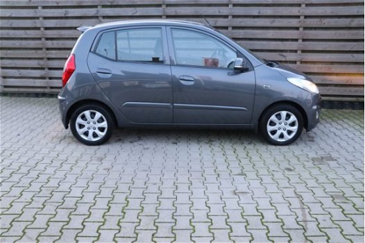 Hyundai i10 - 1.2 i-Motion Cool airco / afneembare trekhaak / 6 maand bovag garantie - 1