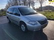 Chrysler Grand Voyager - 2.8 CRD SE Luxe High Roof Automaat Grijs Kenteken - 1 - Thumbnail