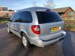 Chrysler Grand Voyager - 2.8 CRD SE Luxe High Roof Automaat Grijs Kenteken - 1 - Thumbnail