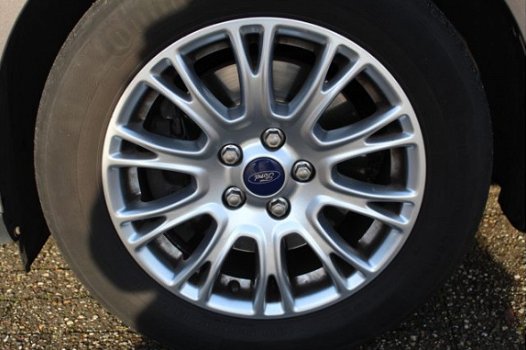 Ford Focus Wagon - 1.6 EcoBoost 150pk Titanium | Navigatie | Voorruitverwarming | Trekhaak | Parkeer - 1