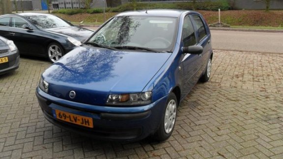 Fiat Punto - Zeer nette auto 5 deurs AIRCO 121000 Km - 1