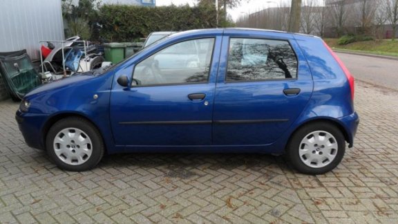 Fiat Punto - Zeer nette auto 5 deurs AIRCO 121000 Km - 1