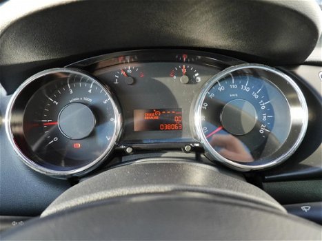 Peugeot 3008 - Style 1.2 130PK | Navi | Camera | Clima | Trekhaak - 1