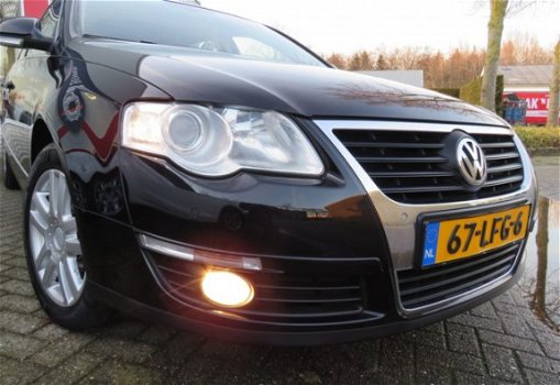 Volkswagen Passat Variant - 1.6 TDI Comfortline NAVI / AIRCO/ECC / CRUISE CONTR - 1