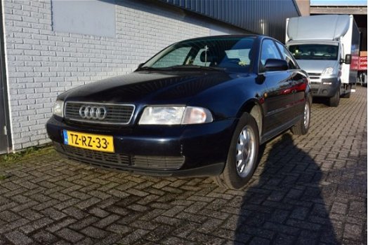 Audi A4 - 1.8 5V Advance - 1