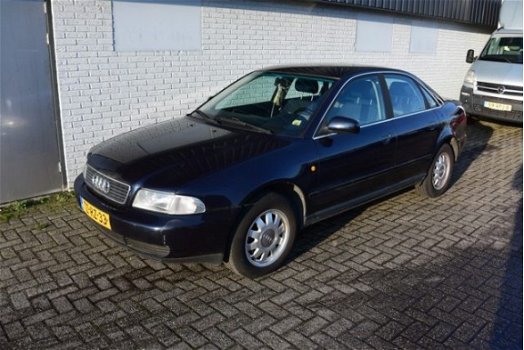 Audi A4 - 1.8 5V Advance - 1