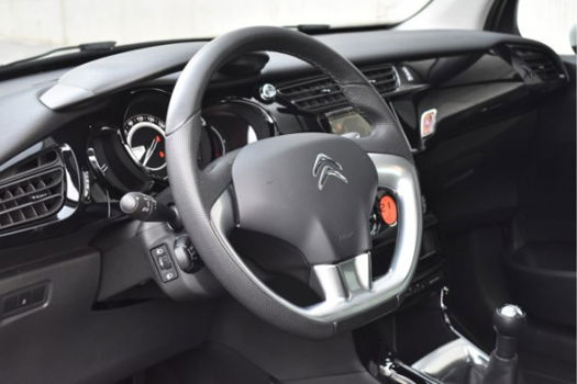 Citroën C3 - 1.2 PureTech Exclusive | Navigatie | Parkeersensoren | Climate Control | 1e Eigenaar | - 1