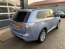 Mitsubishi Outlander - 2.0 PHEV Instyle 4WD / Navi / Camera / Schuifdak / Leder / Ex BTW