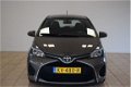 Toyota Yaris - 1.0 VVT-i Aspiration AIrco/Camera/5 Deuren/Nette staat/ Nederlandse auto - 1 - Thumbnail