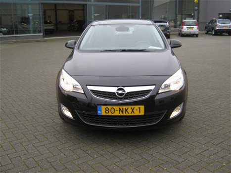 Opel Astra - 1.4 Turbo Cosmo komt binnen - 1